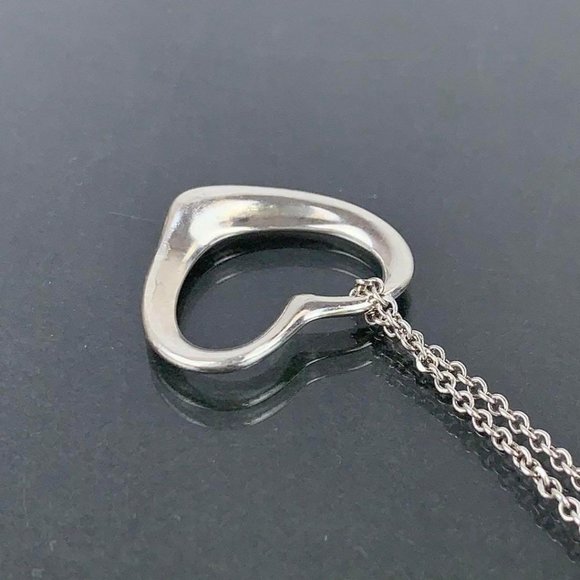 1" Authentic Tiffany & Co. Peretti Silver heart necklace pendant + SILVER CHAIN - Picture 4 of 7